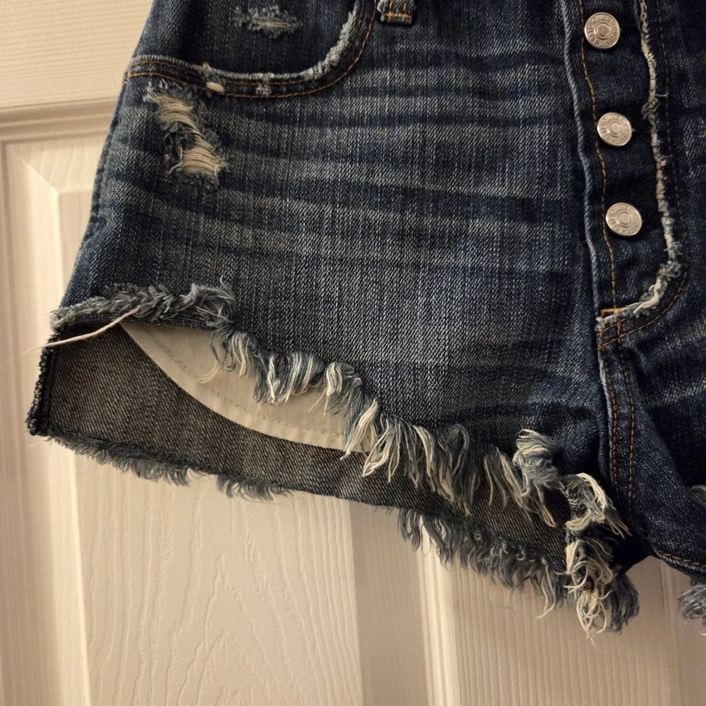 Abercrombie Fitch Jean Festival Shorts‎ sz 0/25 Distressed dark wash high rise